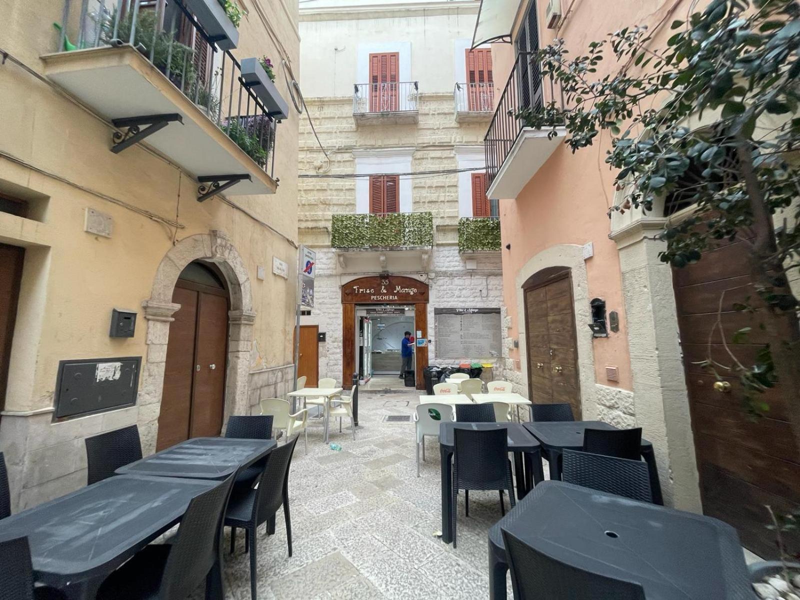 Corte Del Dattilo Nel Borgo Antico Bari Exterior photo