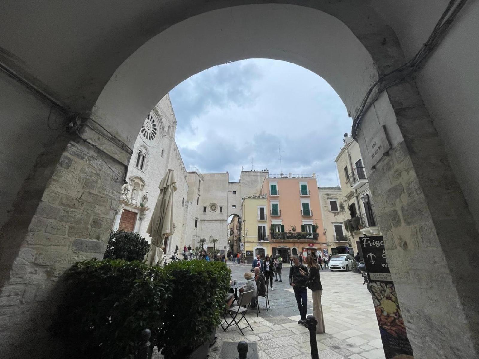 Corte Del Dattilo Nel Borgo Antico Bari Exterior photo